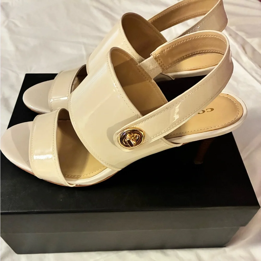 EUC Coach *Marla* Patent Leather Heels with Gold Accent Stacked Heel - Picture 8 of 12